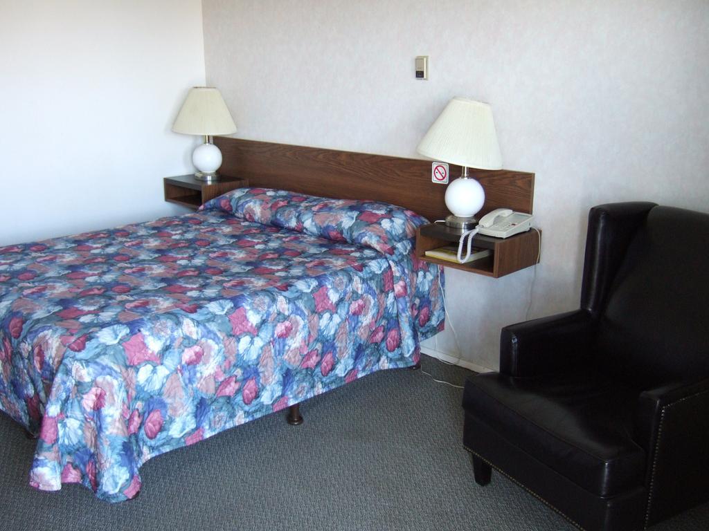 Wild Rose Inn Vegreville Стая снимка
